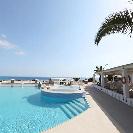 Kavuras Village & Hotel 4*