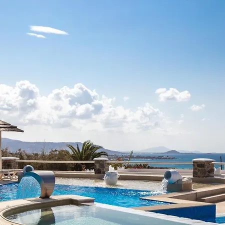 Ξενοδοχείο Kavuras Village & 4*